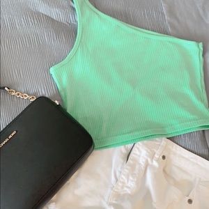 One shoulder top